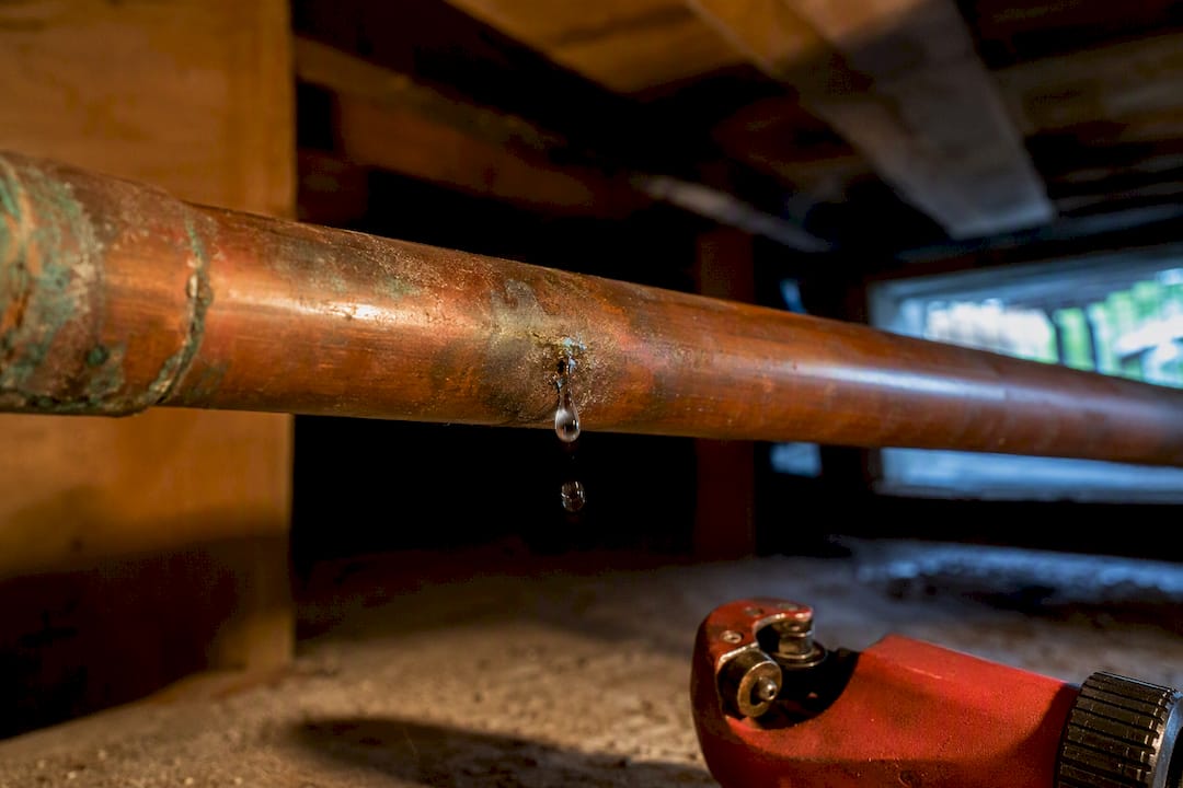 Pinhole leak beading on copper pipe